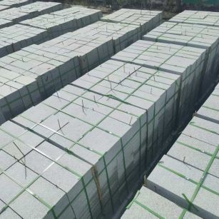 石嘴山 芝麻白1.8公分火烧300*600地铺，清仓大甩卖