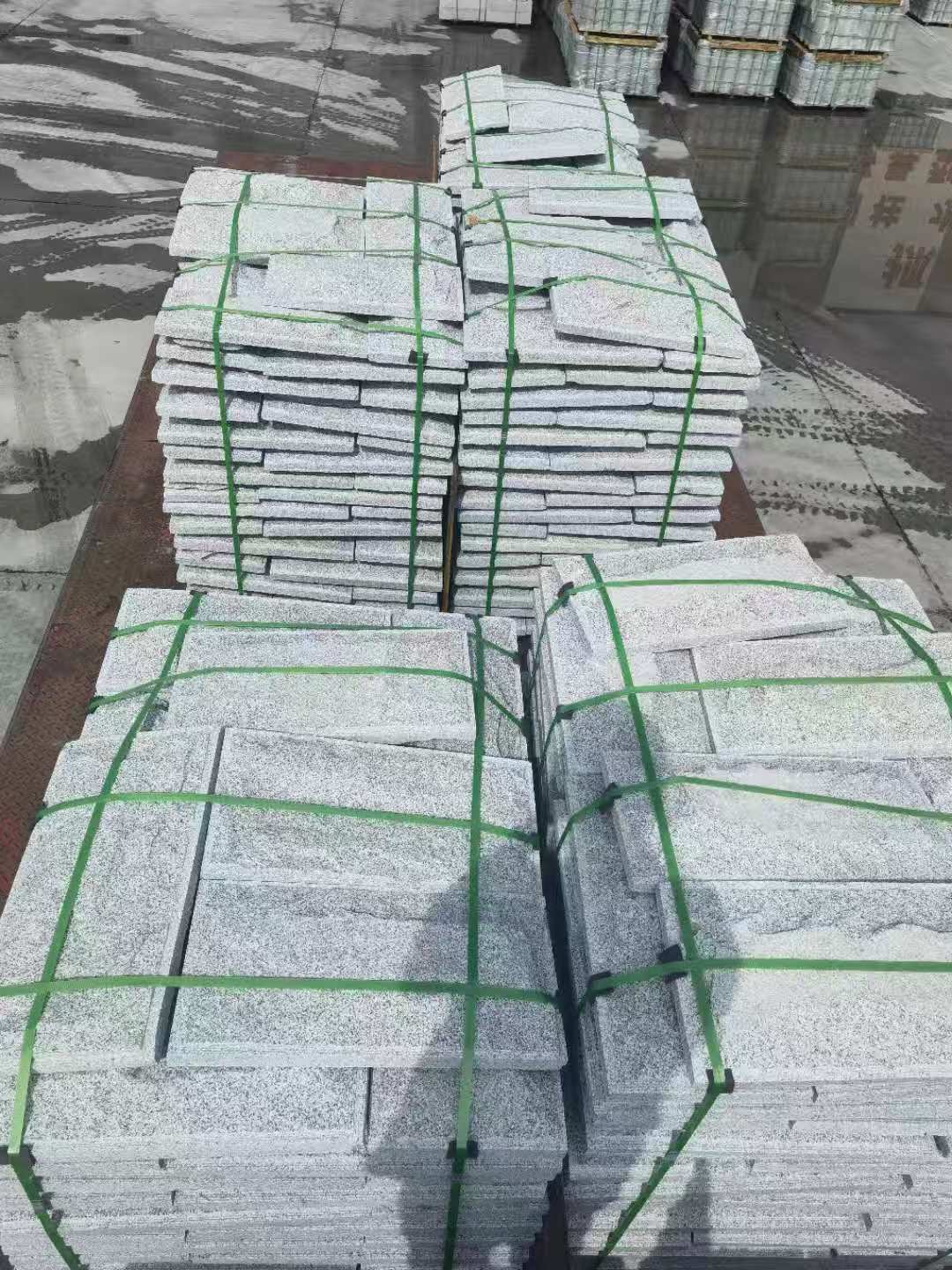 石嘴山 芝麻白蘑菇石装车出货
