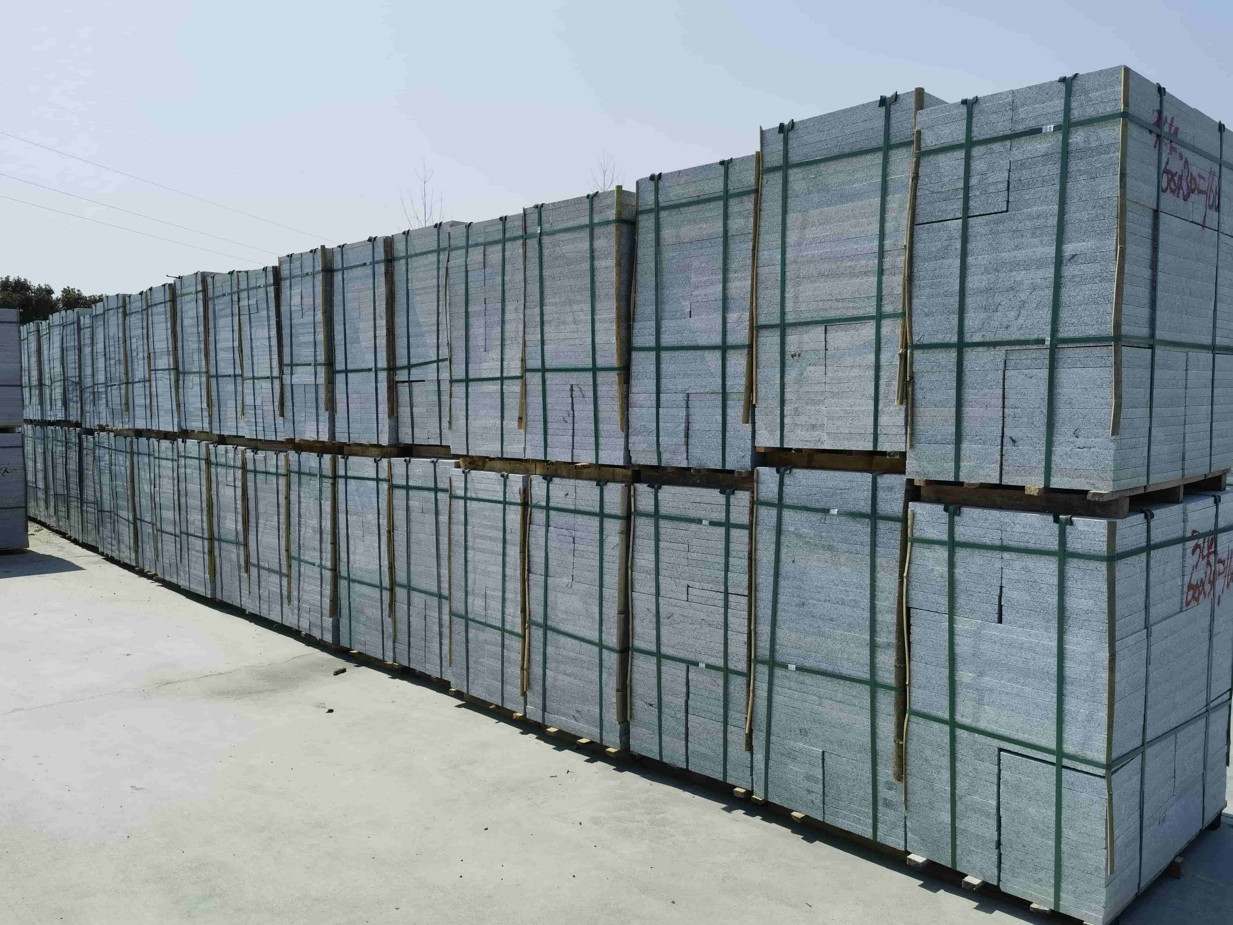 石嘴山芝麻白火烧300*600处理价：3公分23元，5公分28元