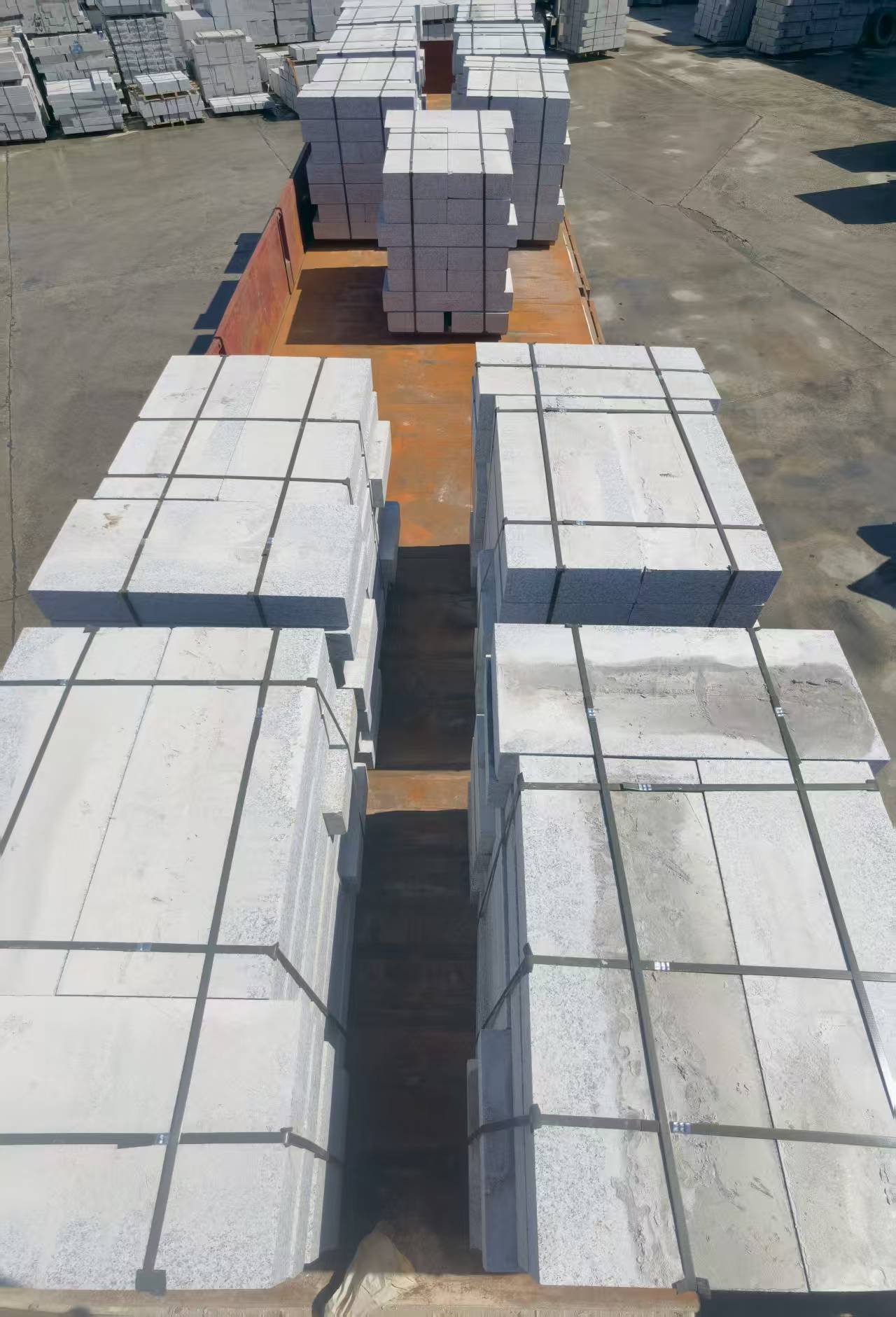 石嘴山 路沿石装车出货