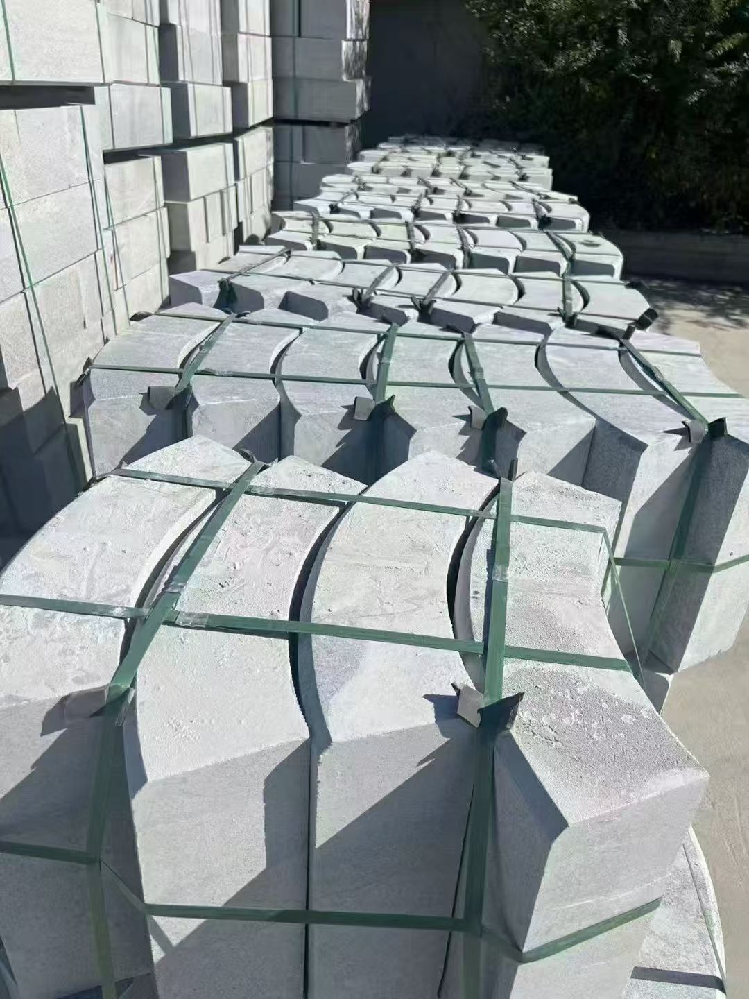 石嘴山 芝麻灰弧形路沿石