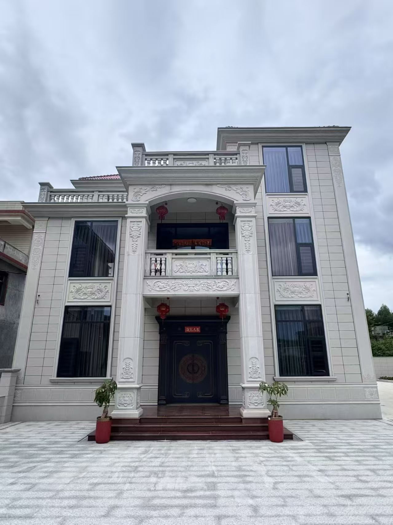 石嘴山 芝麻白石材别墅干挂案例展示