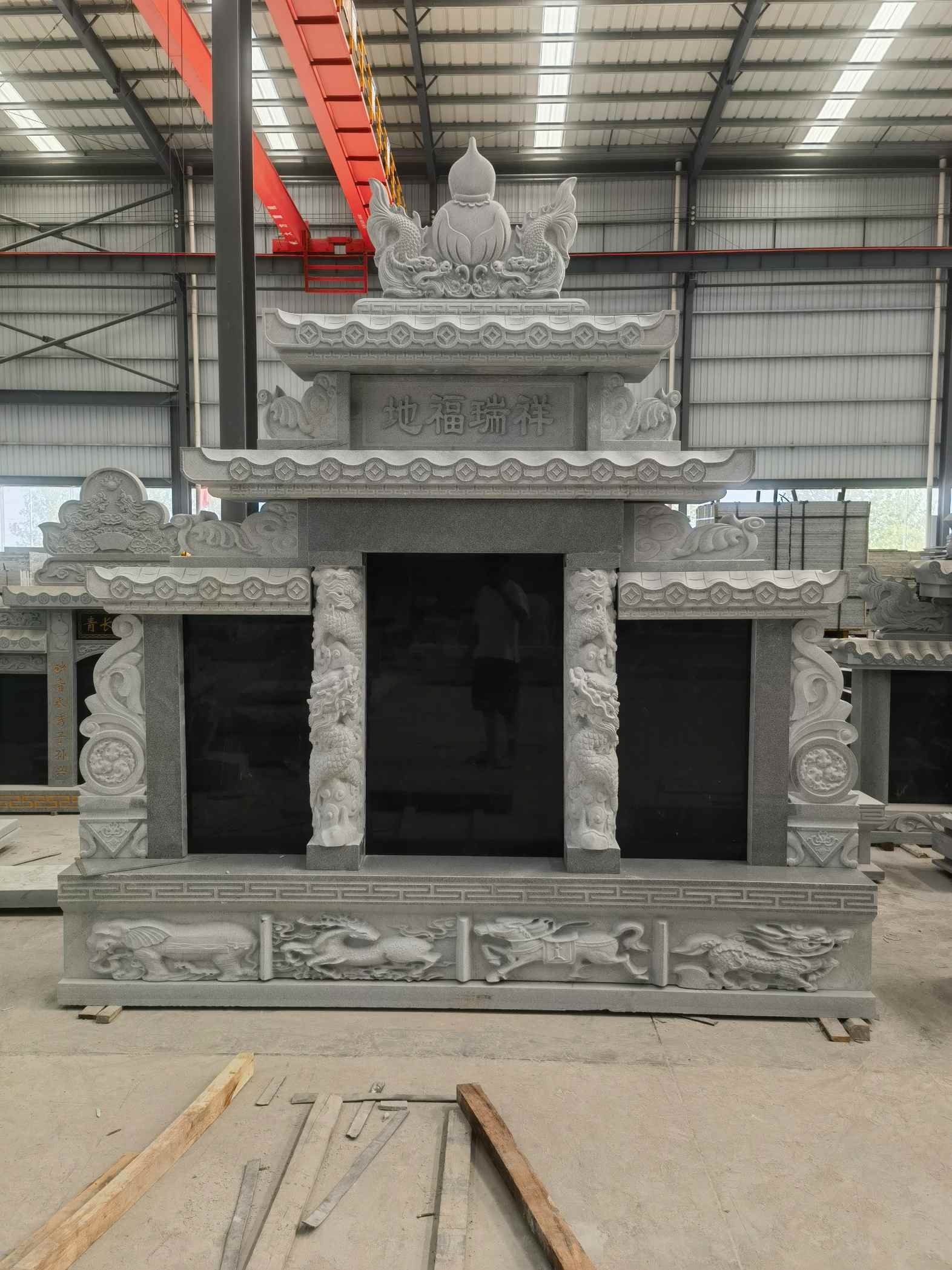 石嘴山 芝麻灰高档墓碑、土墓，一套也支持定做