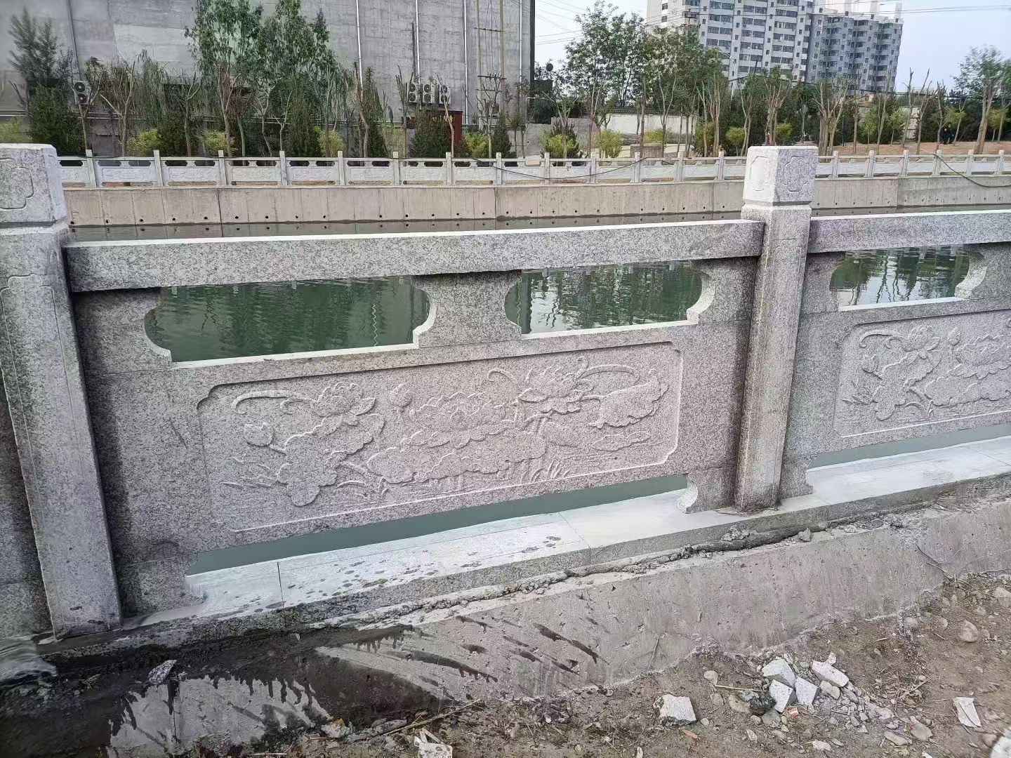 石嘴山 芙蓉白大花桥梁、河道，石材栏杆、围栏、护栏