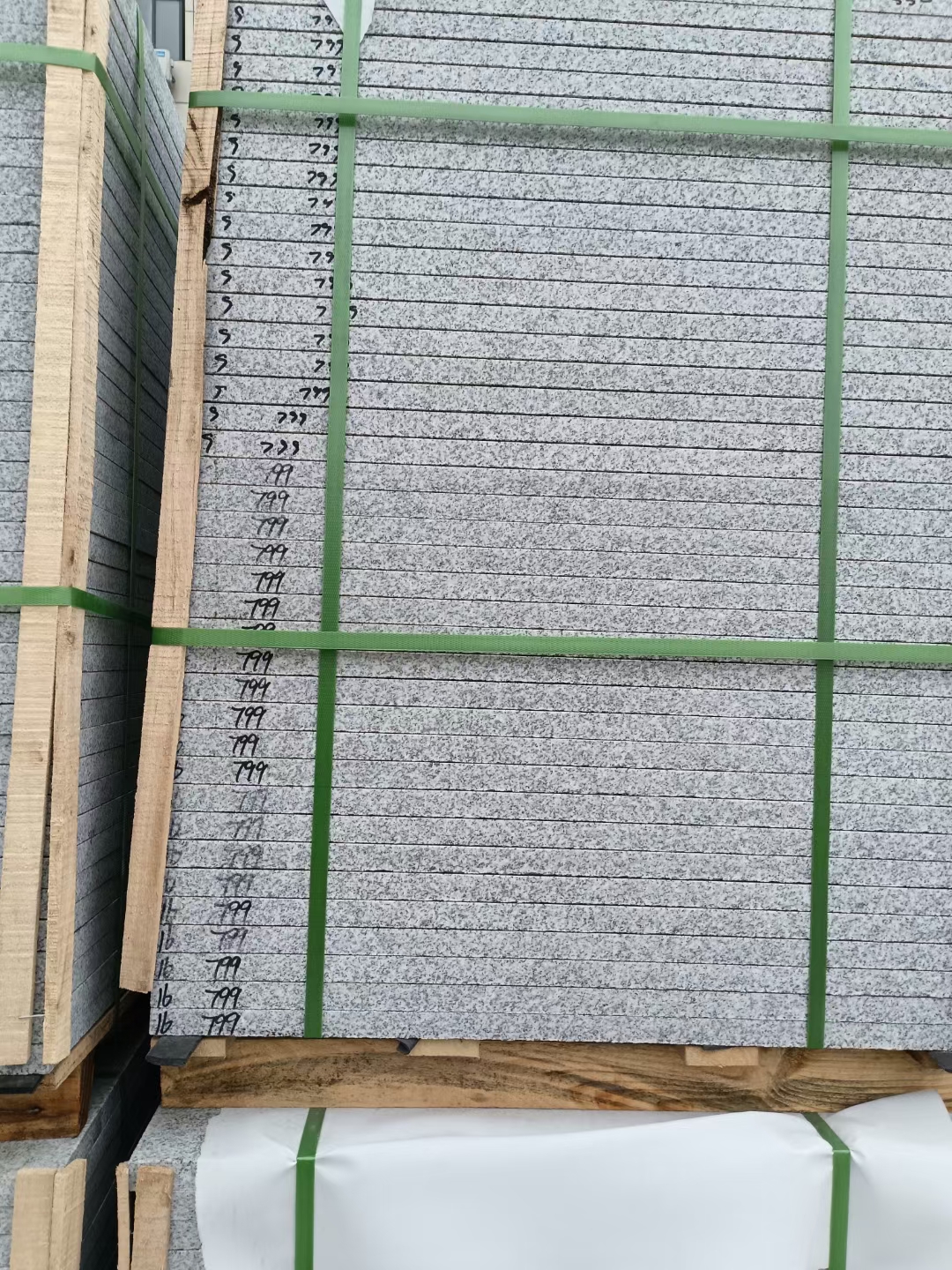 石嘴山 芝麻白石材地铺做法